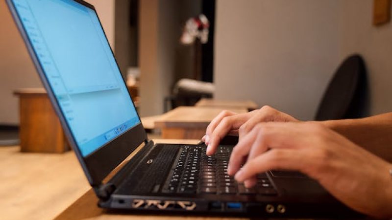 pexels-iamhogir-17781869